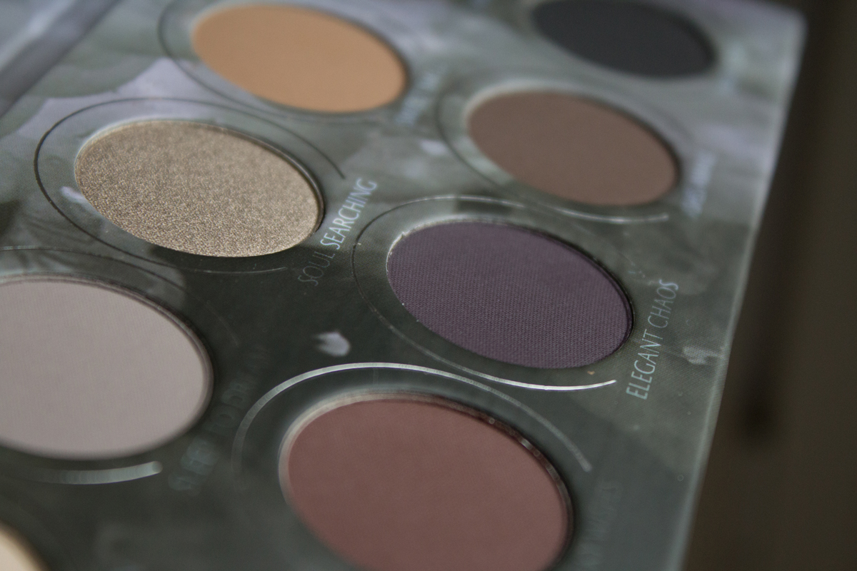 palette-smocky-zoeva4